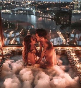 LuxuryDate dating app for millionaires
