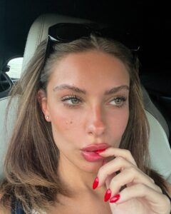 connection with single woman