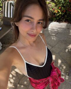 gorgeous Asian single