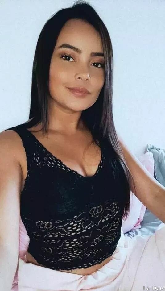 Valentina Profile image 2