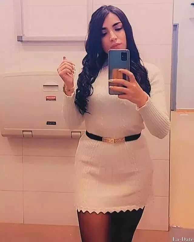 Claudia Profile image 3