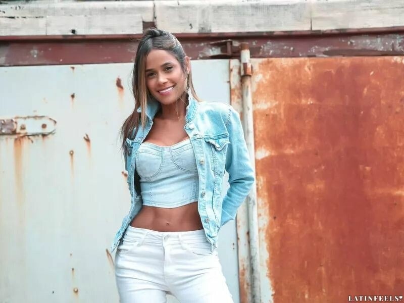 Claret Profile image 2