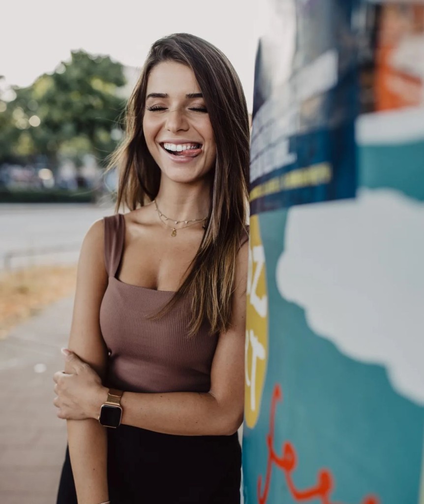 Elizabeth Profile image 1