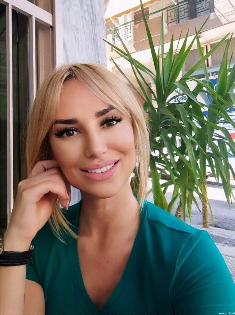 Alina Profile image 4